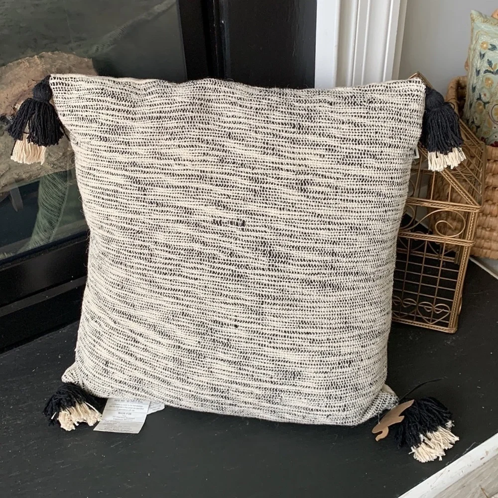 Marlo Lorenz Bradford two tone Corner tassels pillows set of two black beige NWT